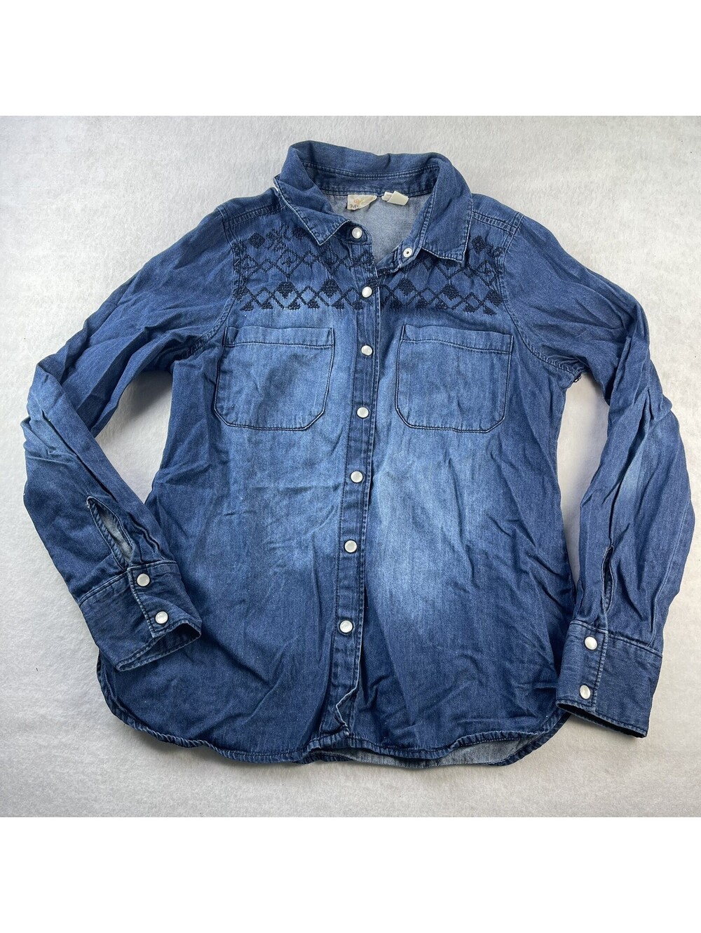Y2K Vintage Mudd Denim Embroidered Button Down Shirt Pearl Snap Size medium